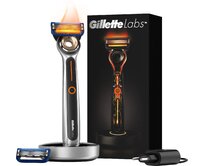 GILLETTE Labs Heated Razor holicí strojek s nabíjecím pouzdrem