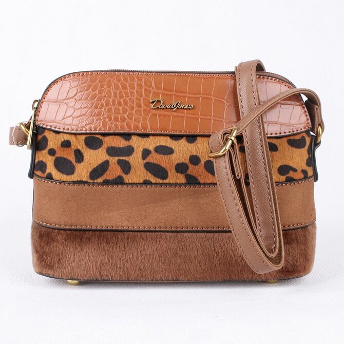 Malá hnědá (cognac) crossbody kabelka David Jones 6157-1 hnědá, syntetická kůže